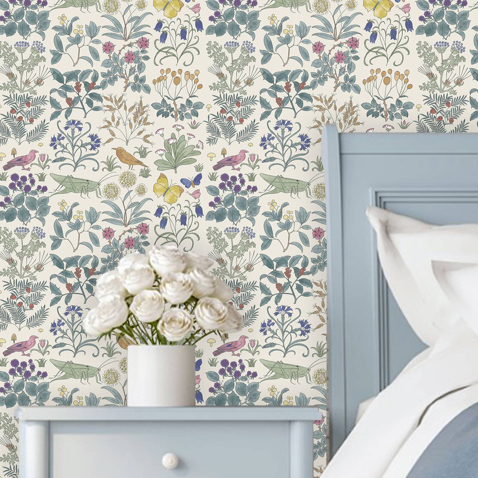 庭の植物と動物を持つapothecaryの庭の壁紙。ボタタン - Herbal Wallpaper のレビューと価格